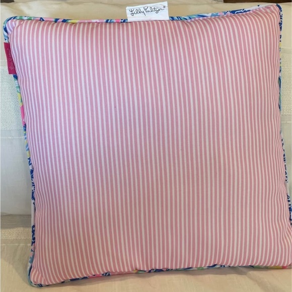 Lilly Pulitzer 18 x 18 Indoor Outdoor Pillow New Floral LacePink White Stripe - Picture 2 of 8